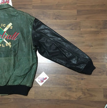 Load image into Gallery viewer, BRAD BENNETT STUDIOS CHICAGO. AMERICA'S BASEBALL TEMPLES LEATHER JACKET. SZ L